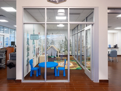 Fiesta Subaru - Customer lounge - children's play area